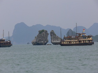 'Kissing Chickens' in Ha Long Bay